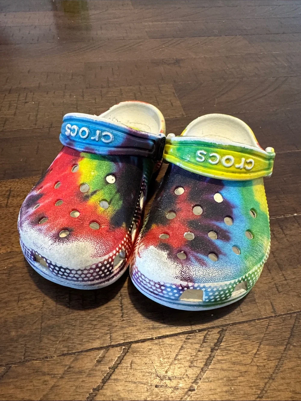 CROCS Kids Tie-Dye Rainbow Sandal Clogs